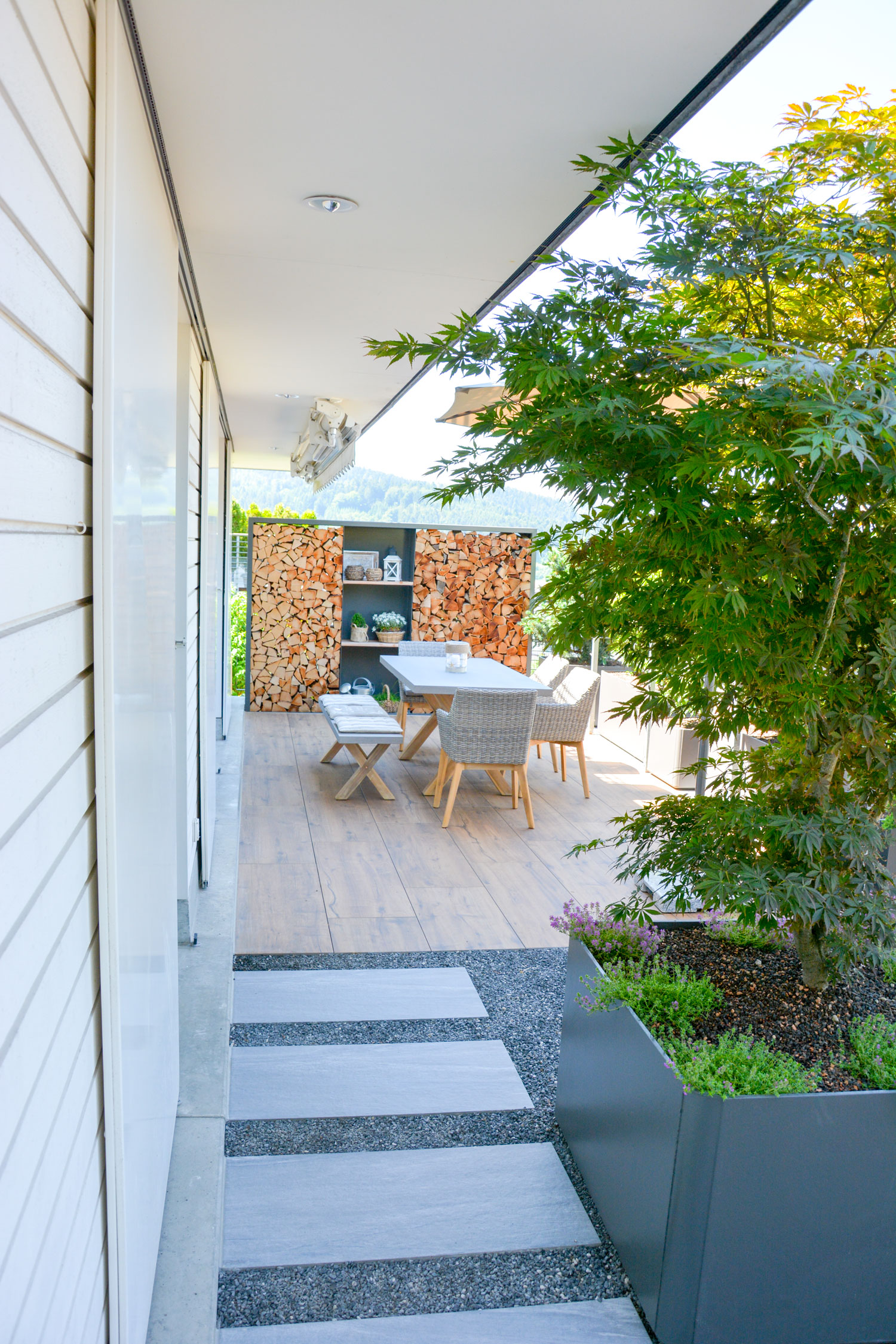Mit durchdachter Planung der Terrasse erweitert Wohlfühlgarten Portmann Ihr Heim.